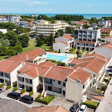 شقة كاوْرلي  في Apartament With Swimming Pool المظهر الخارجي الصورة