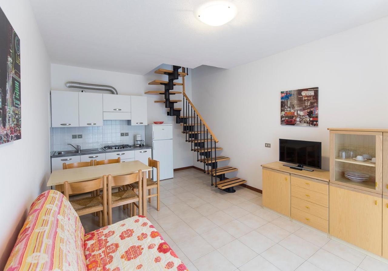 شقة كاوْرلي  في Apartament With Swimming Pool المظهر الخارجي الصورة