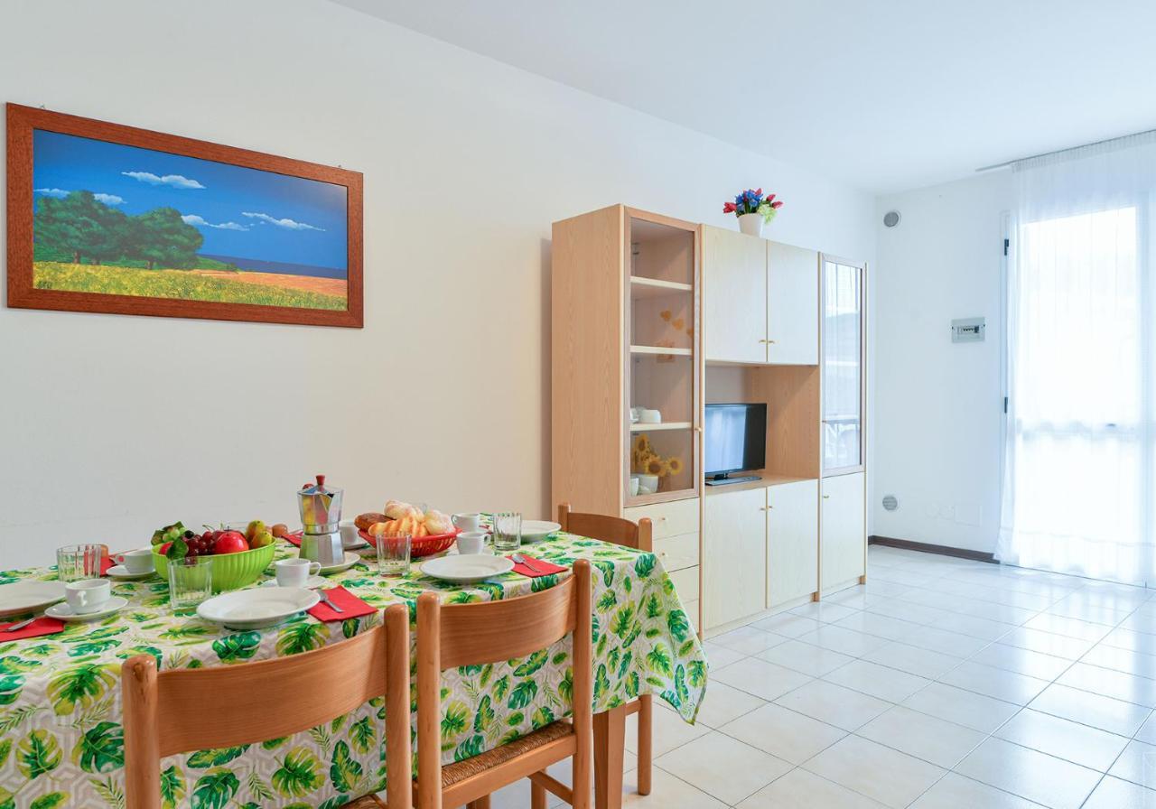 شقة كاوْرلي  في Apartament With Swimming Pool المظهر الخارجي الصورة