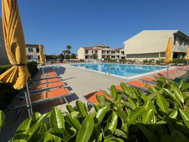 شقة كاوْرلي  في Apartament With Swimming Pool المظهر الخارجي الصورة
