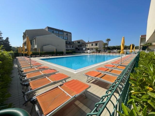 شقة كاوْرلي  في Apartament With Swimming Pool المظهر الخارجي الصورة