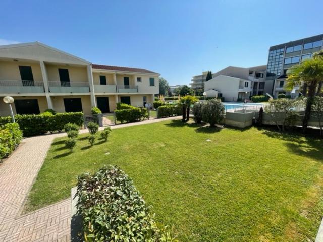 شقة كاوْرلي  في Apartament With Swimming Pool المظهر الخارجي الصورة
