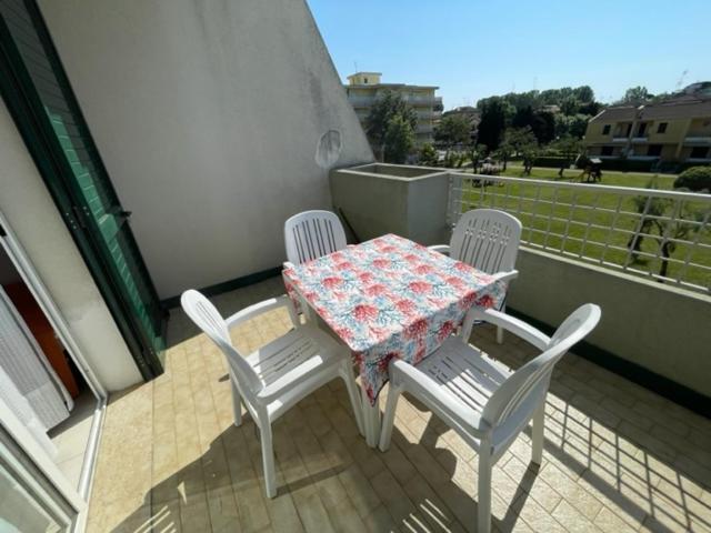 شقة كاوْرلي  في Apartament With Swimming Pool المظهر الخارجي الصورة